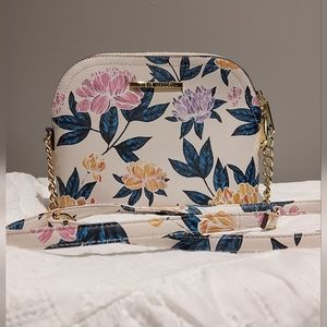 ** SOLD ** Steve Madden Floral crossbody